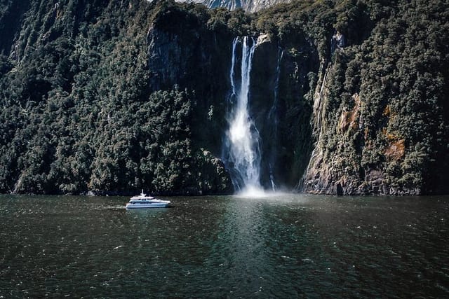 milford-sound-cruise_1